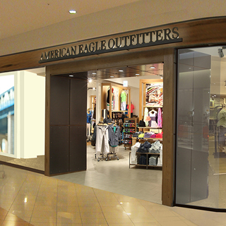 Fashion 本日 American Eagle Outfittersの関西第2号店が兵庫にグランドオープン Nylon Japan