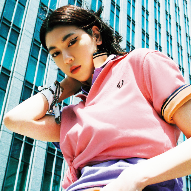 FASHION] 三吉彩花が着こなす新しいフレッドペリー - NYLON JAPAN